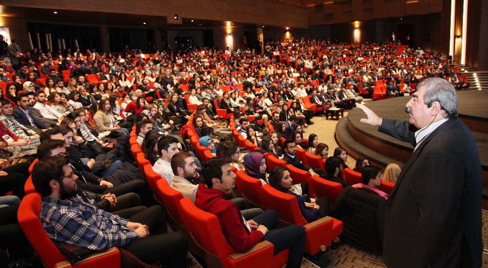 Konukoğlu’ndan Gençlere Başarı Tüyoları