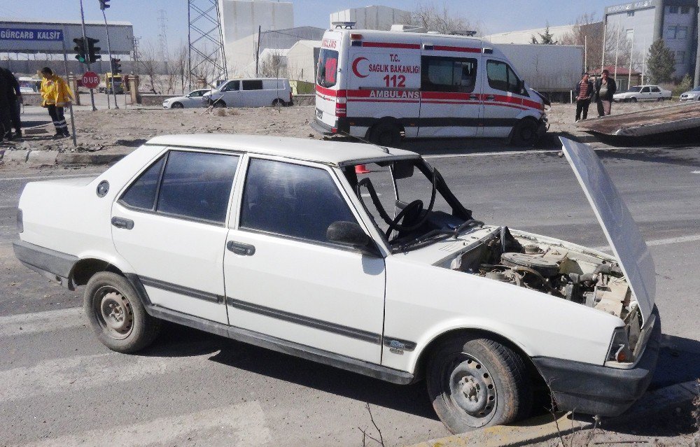 Aksaray’da Hasta Taşıyan Ambulans Kaza Yaptı: 1 Yaralı