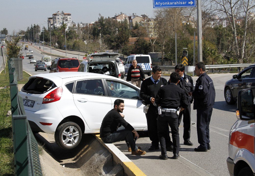 Antalya’da Trafik Kazası: 1 Yaralı