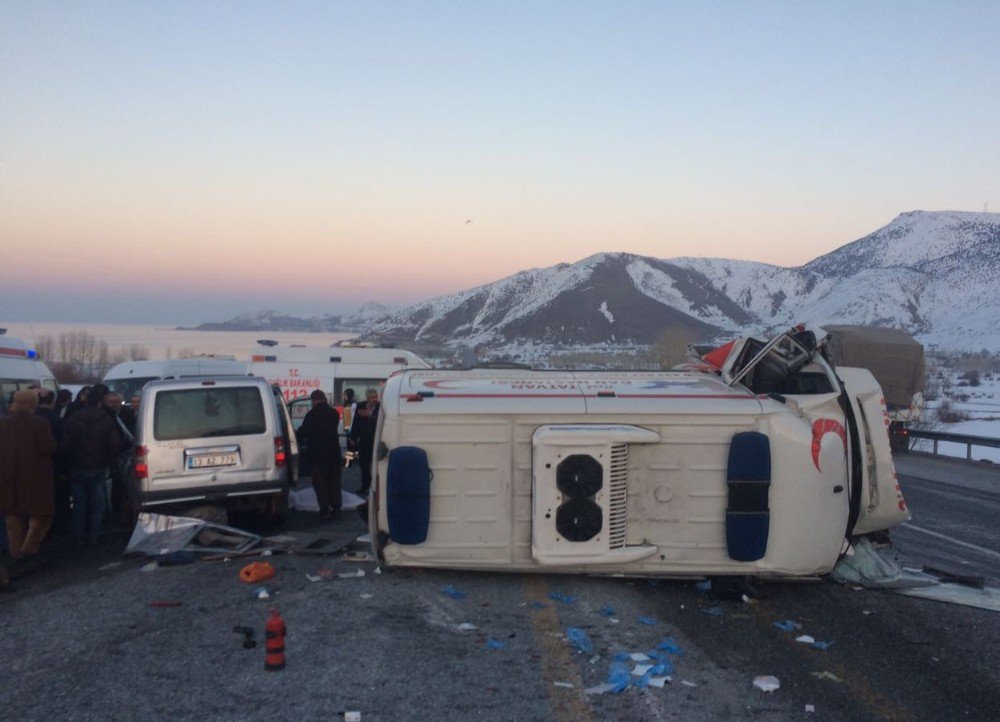 Bitlis’te Ambulans İle Hafif Ticari Araç Çarpıştı: 4 Ölü, 1 Yaralı