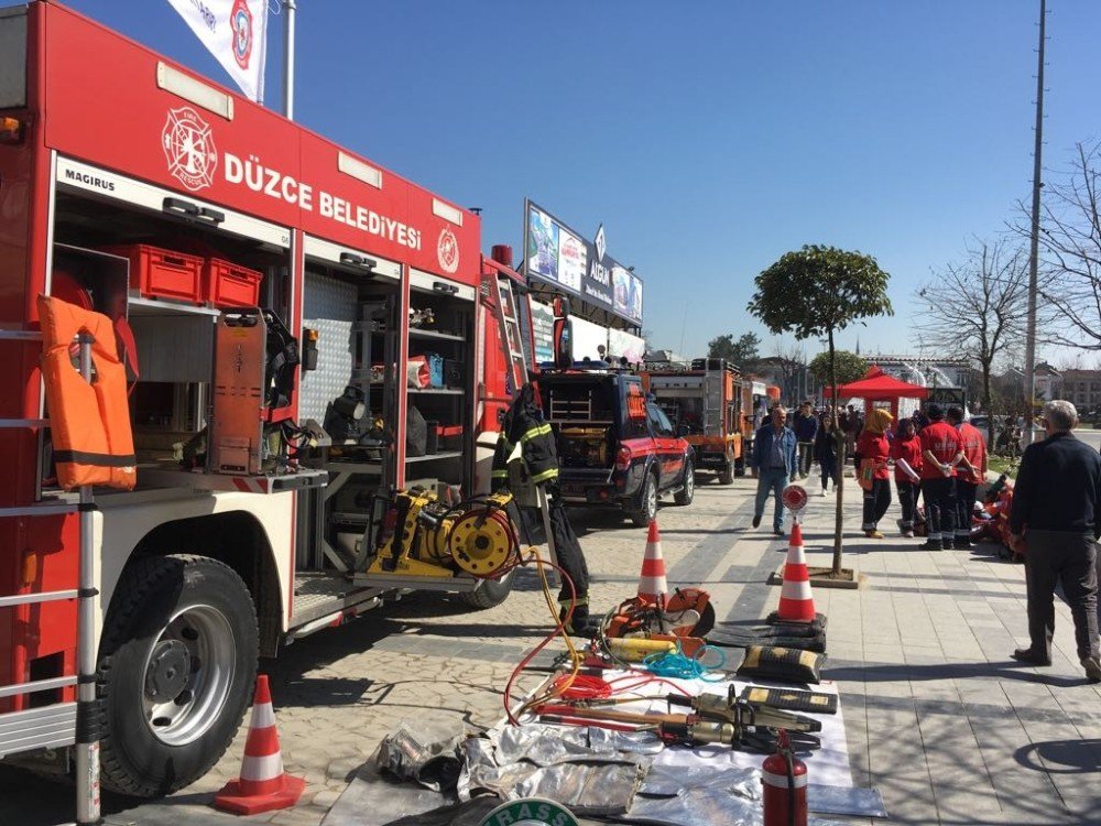 Deprem Haftasında Vatandaşlar Bilinçlendirildi