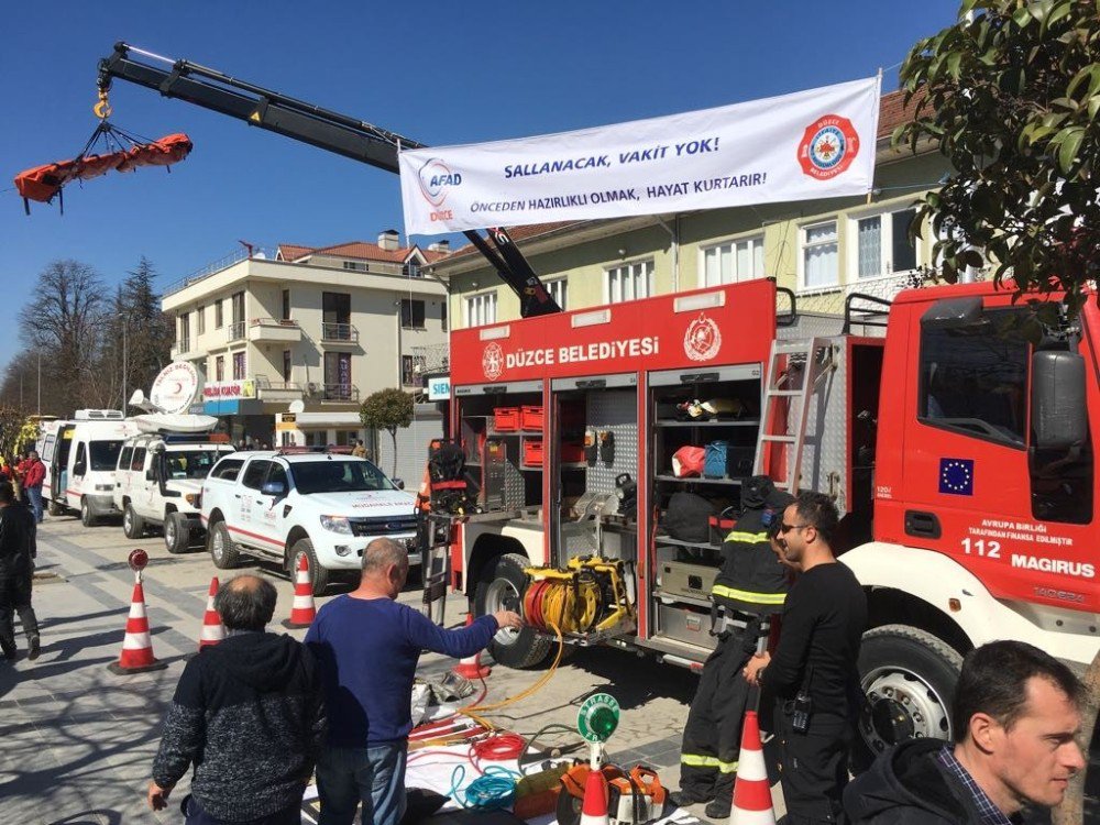 Deprem Haftasında Vatandaşlar Bilinçlendirildi