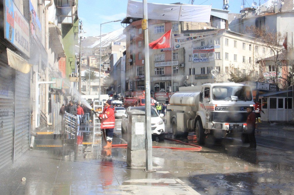 Kayyum Atanan Hakkari Beledisinde Temizlik Seferberliğine