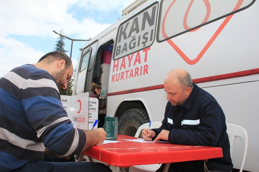 İzaydaş’tan 24 Kişi Kızılay’a Kan Bağışladı