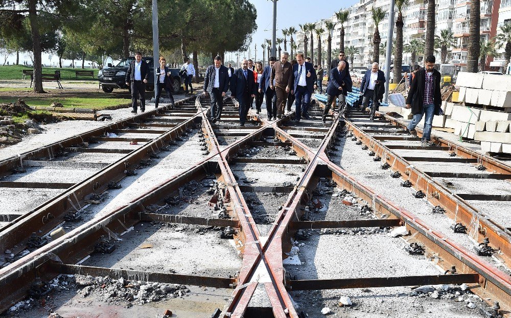 İzmir’deki Tramvay Hatlarında Çalışmalar İstenilen Seviyede