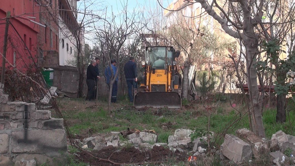 Mazot Hırsızlığı İçin Tünel Kazılan Oto Yıkamacıda İncelemeler Sürüyor