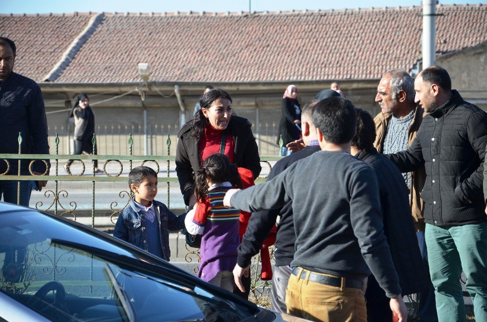 Otomobilin Çarptığı Çocuğuna Tedaviyi Reddetti