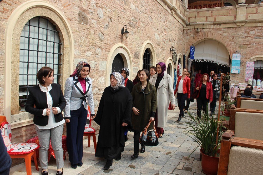 Kaymakam Eşleri Şehzadeler’deki Kursları Gezdi