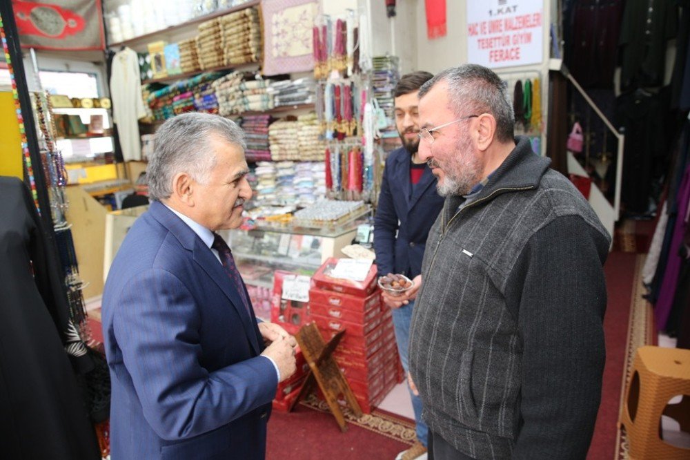 Başkan Büyükkılıç, Camikebir Mahallesi’nde Esnafları Ziyaret Etti