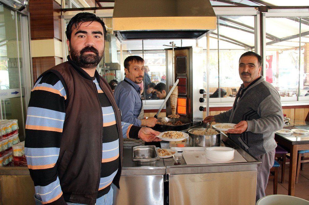 Okyanus’un 6’ncı Yılı Onuruna Döner Dağıttı