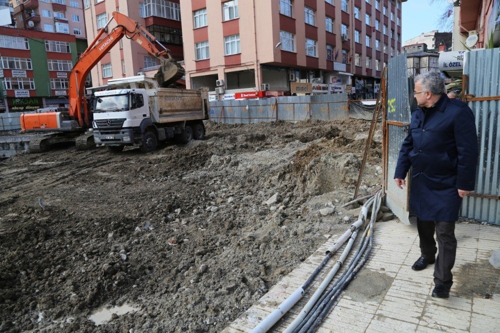 Rize Belediye Başkanı Kasap, 15 Temmuz Demokrasi Ve Cumhuriyet Meydanı Projesi’ni Yerinde İnceledi