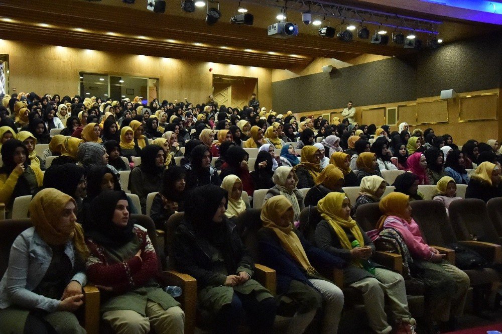 Vali Tuna “Topluma Faydalı Olmak İçin Gayret Göstereceğiz”