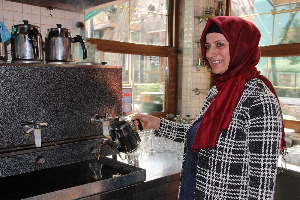 Kadın İşletmeciden Hemcinslerine "Evinizde Oturmayın" Tavsiyesi