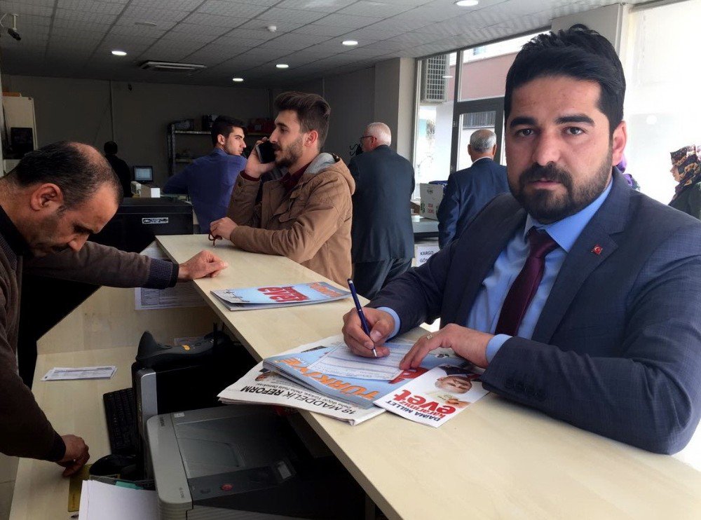 Ak Parti’li Gençler Kılıçdaroğlu’na ‘Evet’ Gazetesi Ve Broşürü Gönderdi