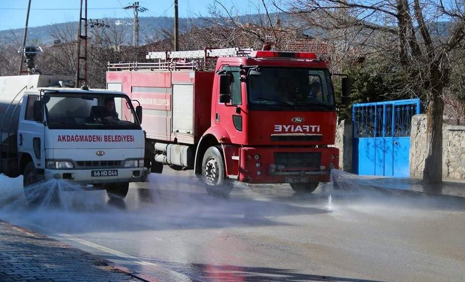 Akdağmadeni Belediyesi Bahar Temizliğine Başladı