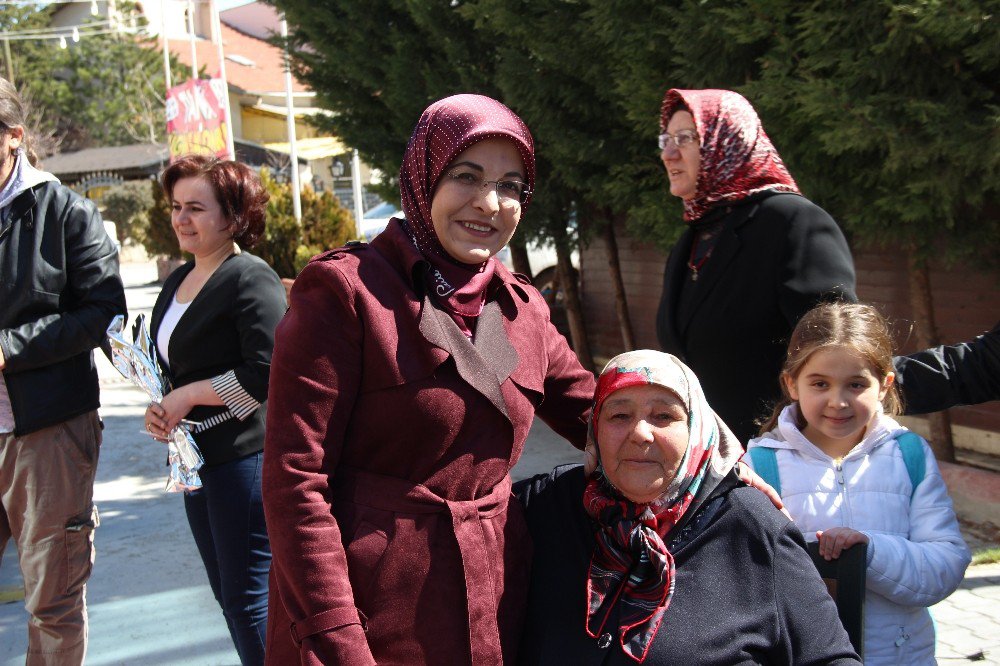 Konya Berberler Ve Kuaförler Odası Kadınlar Gününü Kutladı