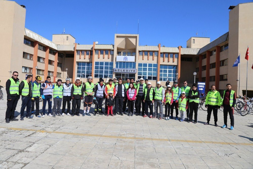 Erzincan Belediyesi Ve Bisikletliler Derneğinden Bisiklet Turu