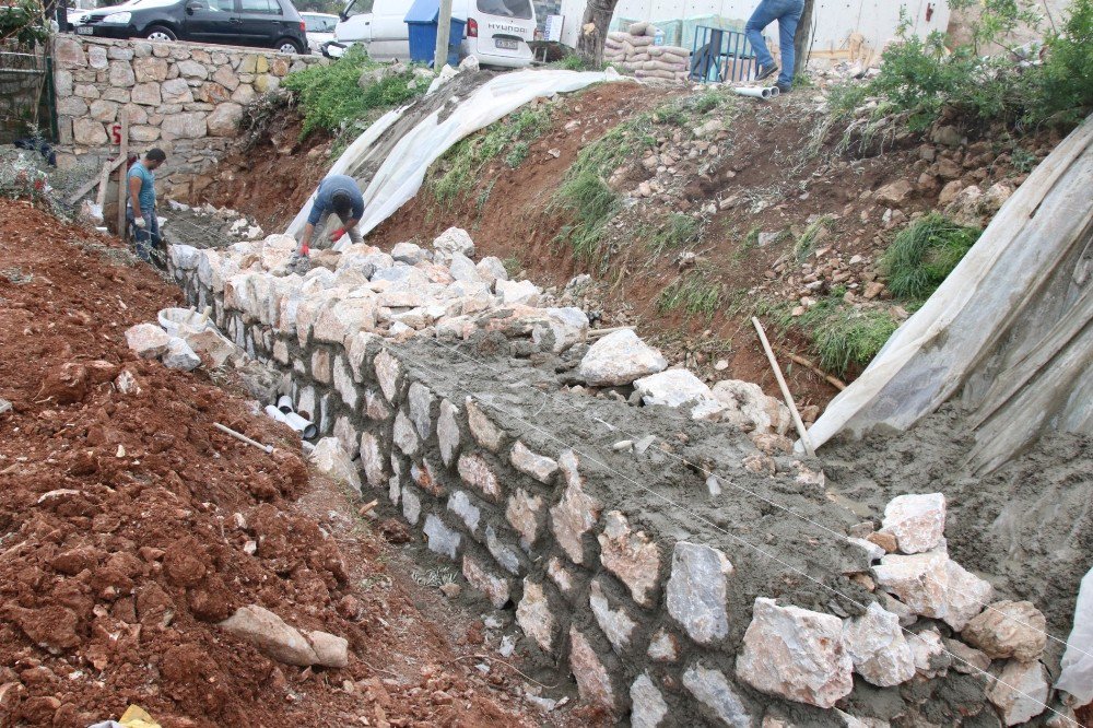 Belediye Ekipleri Yokuşbaşı Ve Kumbahçe’de Çalışmalarını Sürdürüyor