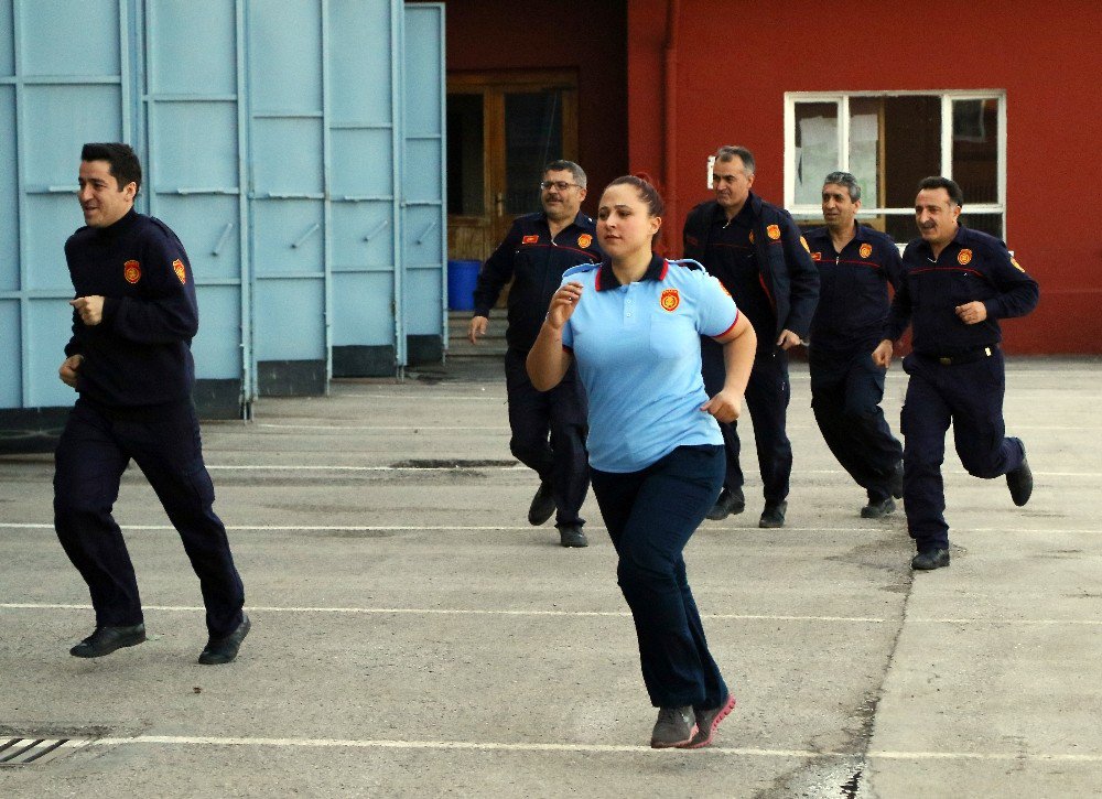 Kadın İtfaiyecinin Meslek Aşkı