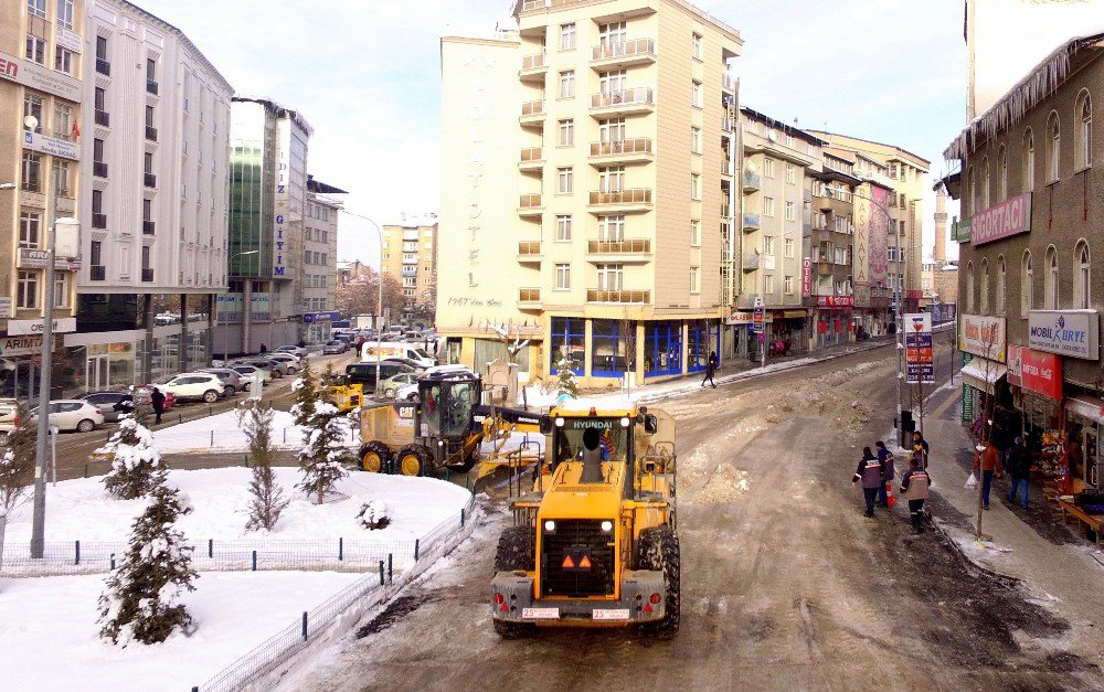 Doğu Kar Ve Buzla Mücadele Ediyor