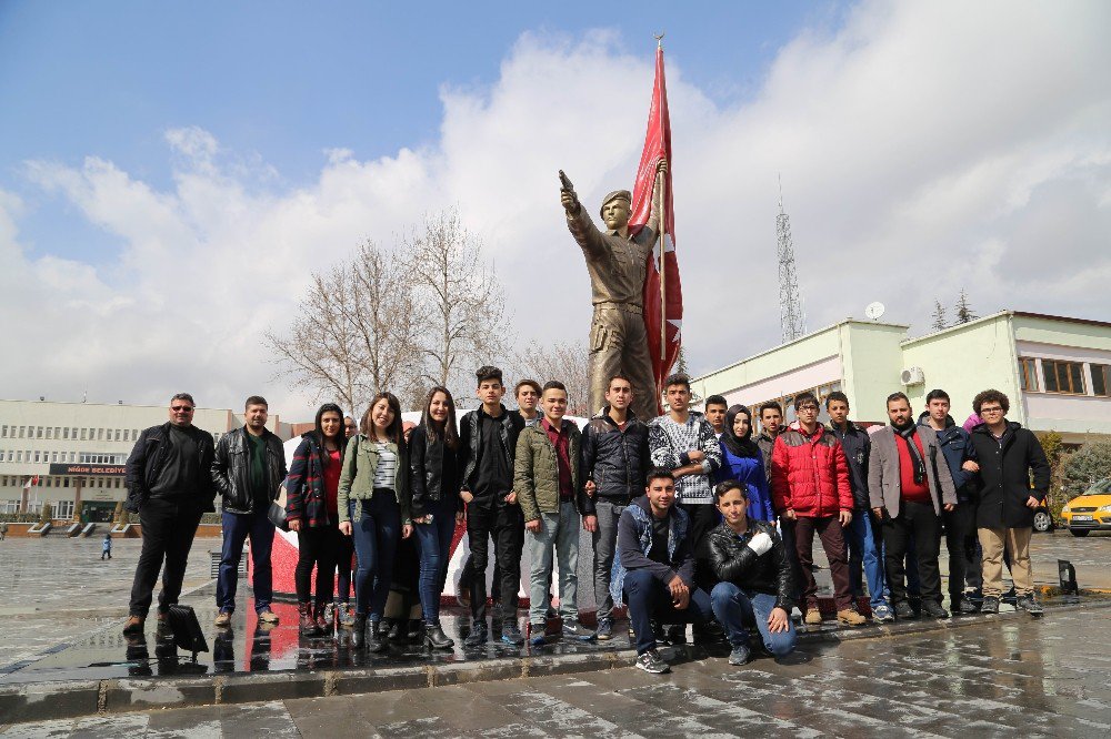 Ereğlili Gençlerden Ömer Halisdemir’in Kabrine Ziyaret