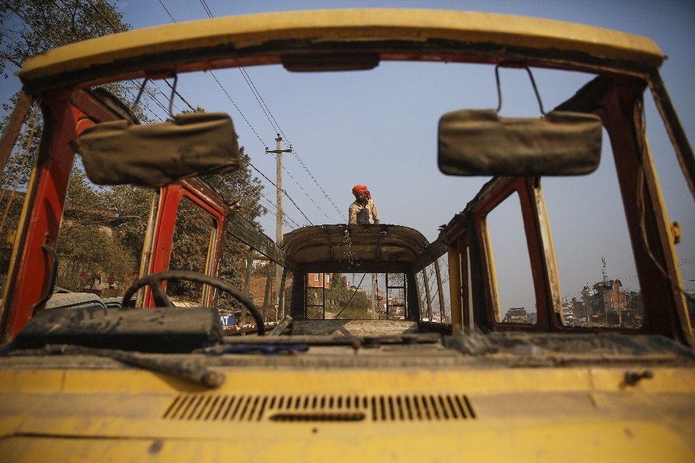 Katmandu’da 20 Yaşından Büyük Araçların Trafiğe Çıkışı Yasaklandı