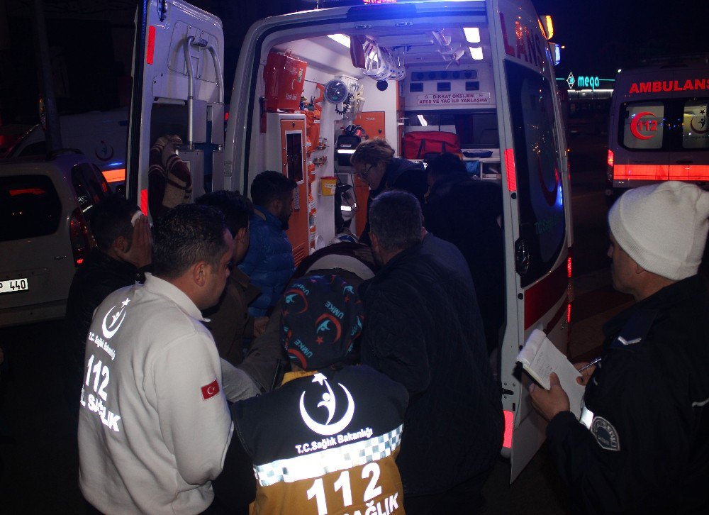 Kayseri’de 2 Otomobil Çarpıştı: 3 Yaralı