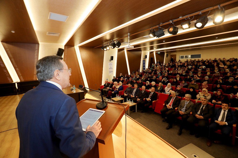 Talas Belediyesi’nde “Nasıl Okuyalım?” Programı Düzenlendi