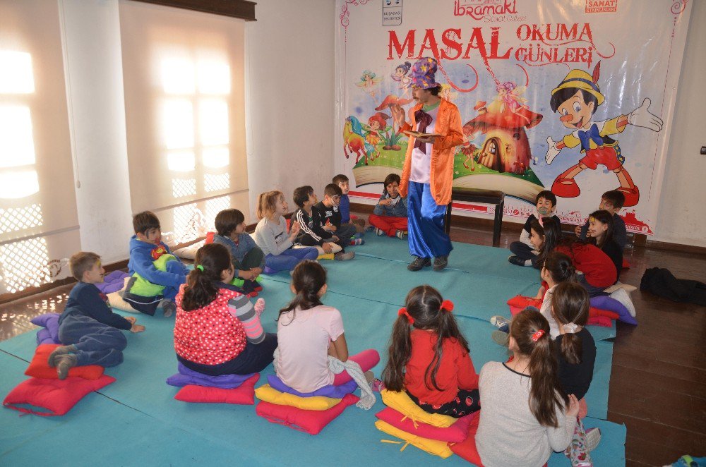 Kuşadası Masal Günleri Başladı