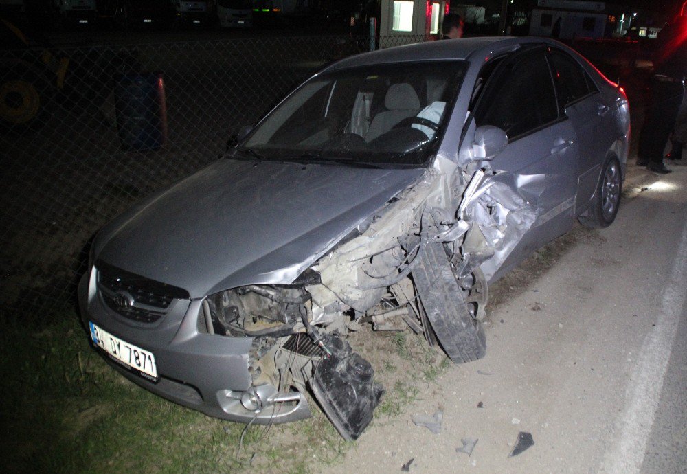 Sakarya’da İki Otomobil Çarpıştı: 7 Yaralı