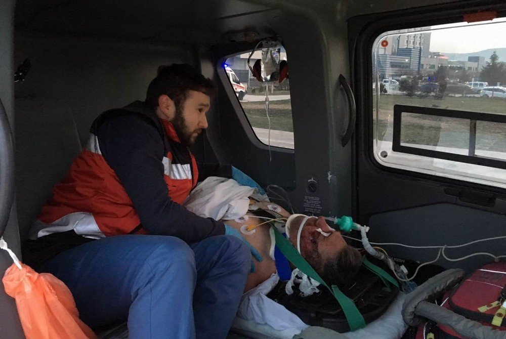 Kazada Ağır Yaralanan Sürücü Ambulans Helikopter İle Hastaneye Sevk Edildi