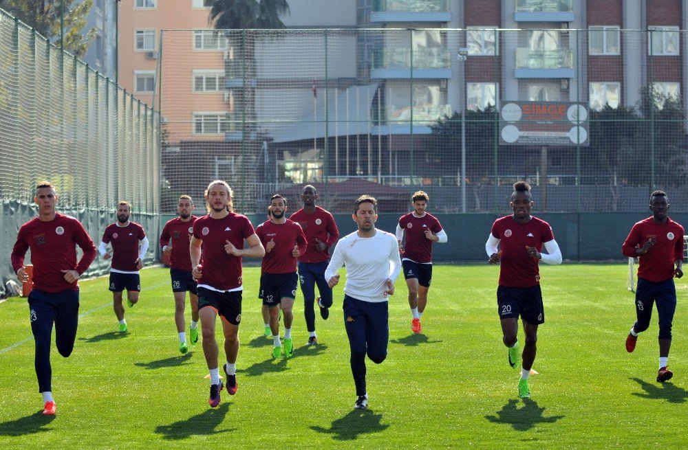 Aytemiz Alanyaspor’da Fenerbahçe Maçı Hazırlıkları Sürüyor