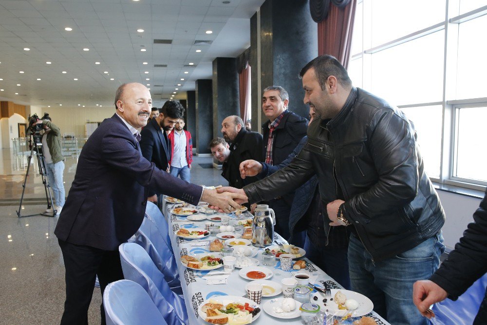 Başkan Altunay Sektör Temsilcileriyle Biraraya Geldi