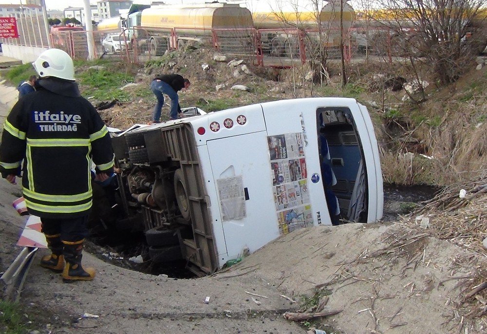 İşçi Servisi Dereye Uçtu: 13 Yaralı