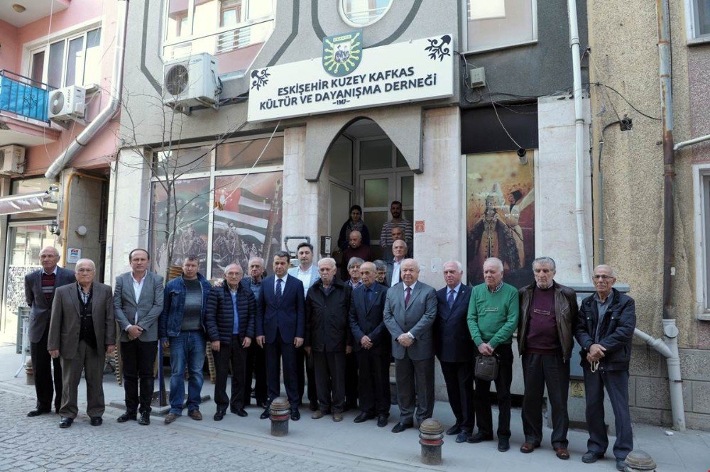 Vali Çelik, Kuzey Kafkas Kültür Ve Dayanışma Derneğini Ziyaret Etti