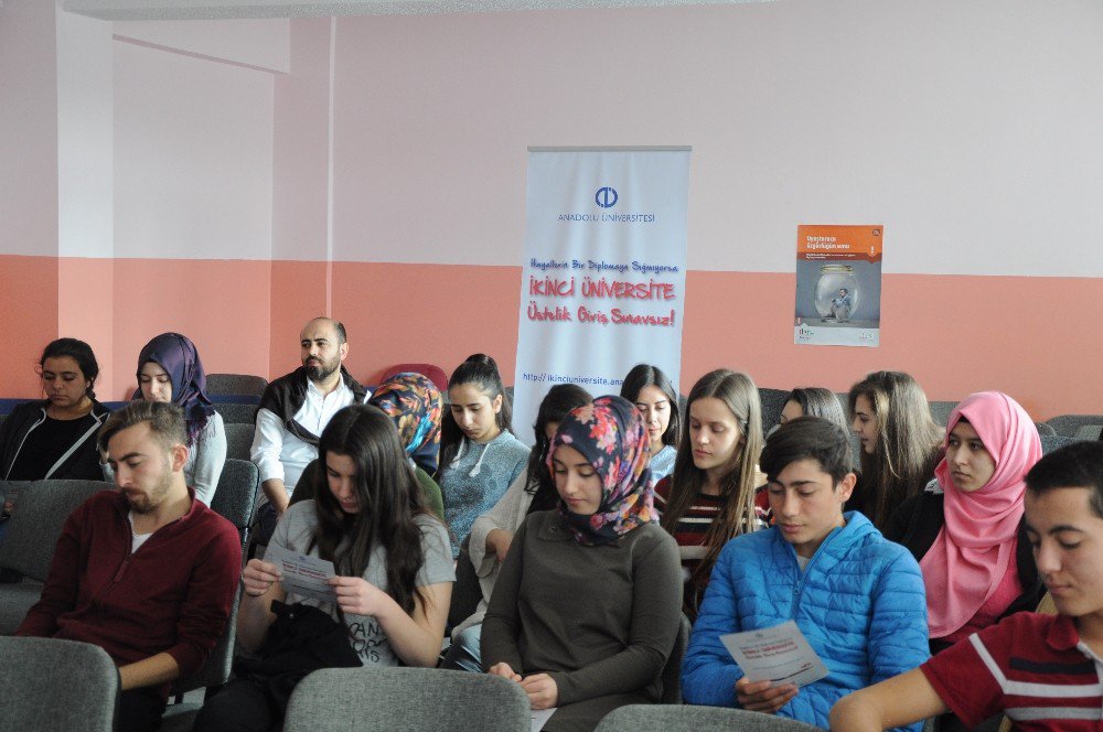 Anadolu Üniversitesi’nin İkinci Üniversite Fırsatı Liselerde Anlatılıyor