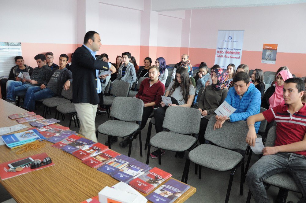 Anadolu Üniversitesi’nin İkinci Üniversite Fırsatı Liselerde Anlatılıyor