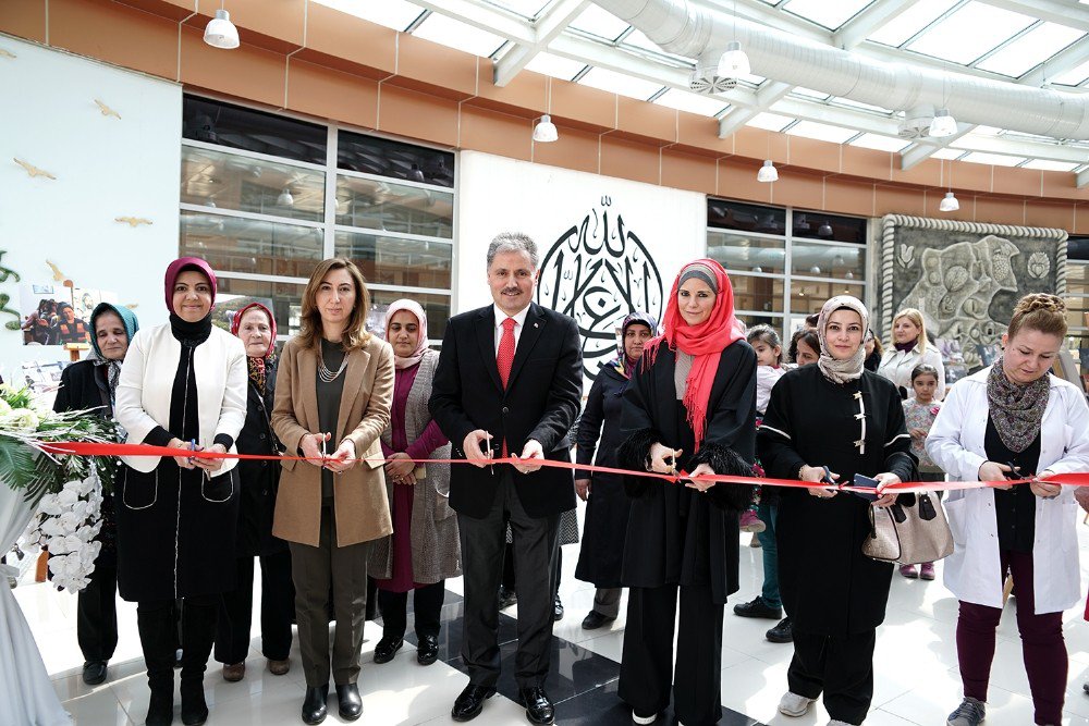 Büyükşehir Belediyesi, 8 Mart’ı Çeşitli Etkinliklerle Kutladı