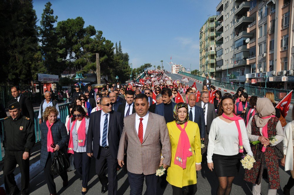 8 Mart Dünya Kadınlar Günü Tarsus’ta Yoğun Katılımla Kutlandı