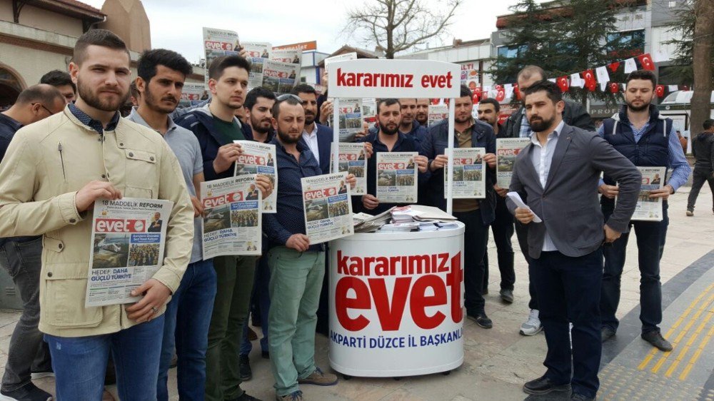 Ak Gençler Kılıçdaroğlu’na “Evet” Gazetesi Gönderdiler