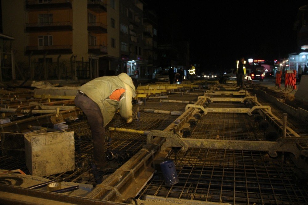 Tramvay Hattına 977 Ton Ağırlığında Ray Döşendi