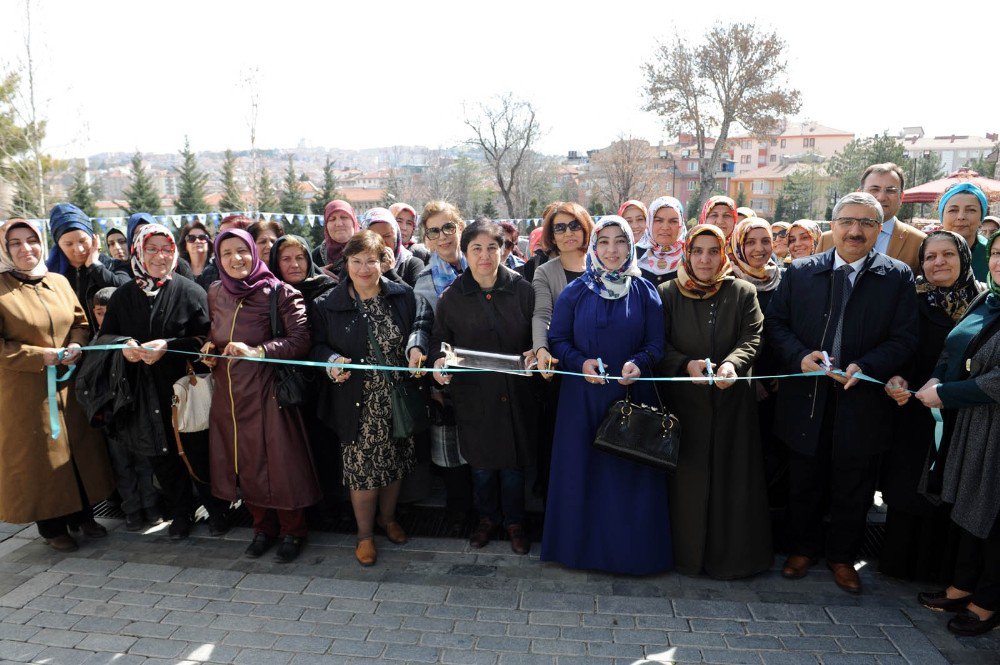 Altındağlı Kadınlar Yeteneklerini Resme Yansıttı