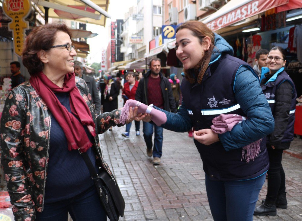 Başkan Çerçioğlu Emekçi Kadınları Unutmadı