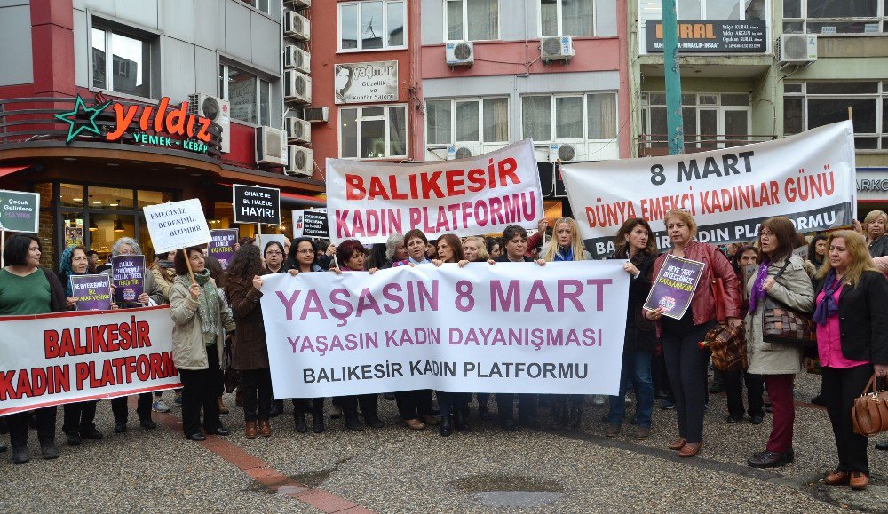 Balıkesirli Kadınlardan 8 Mart Yürüyüşü