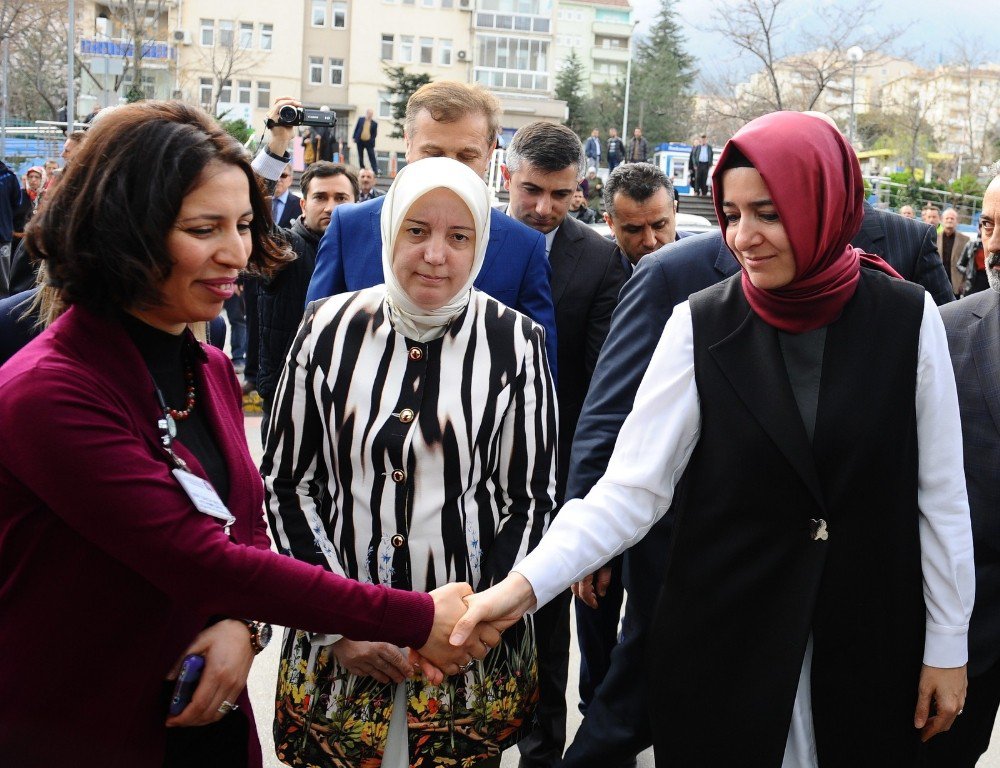 Bakan Kaya: "Kadınlar Günü’nü Buruk Şekilde Kutluyoruz"