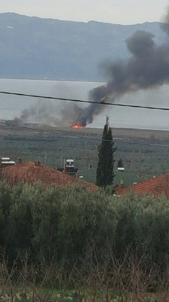 İznik Gölünde Sazlık Yangını