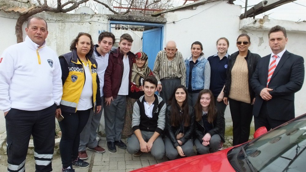 Burhaniye’de Gönüllü Torunlar İş Başında