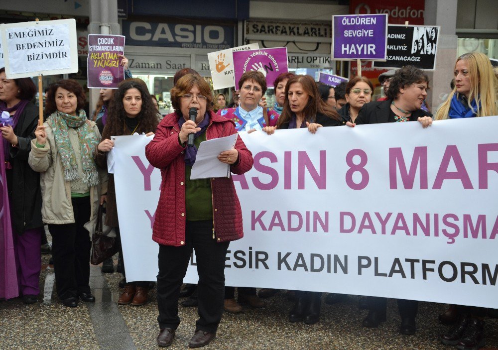 Balıkesirli Kadınlardan 8 Mart Yürüyüşü