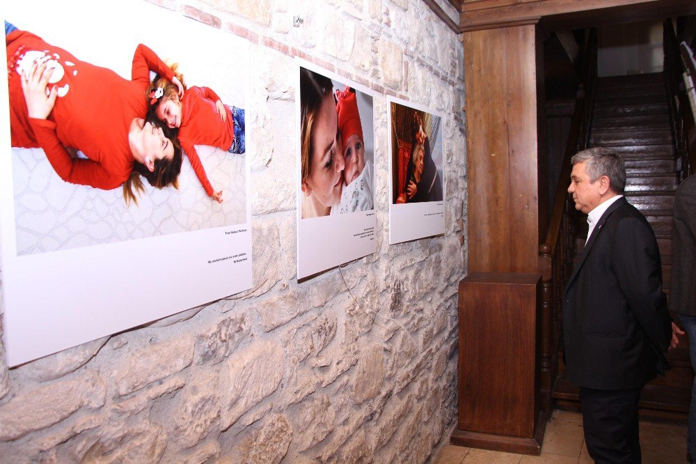 Kuşadası’nda “Kadın Gözünden Anne“ İsimli Fotoğraf Sergisi Açıldı