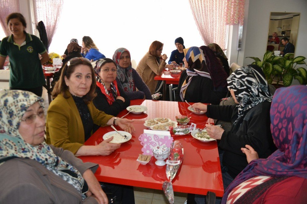 Bozyazılı Kadınlara Kadınlar Günü’nde Keşkek İkramı